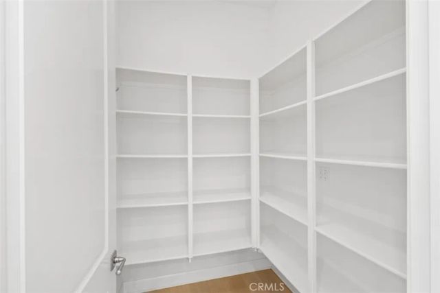 70 Thoroughbred, Irvine, CA 92602