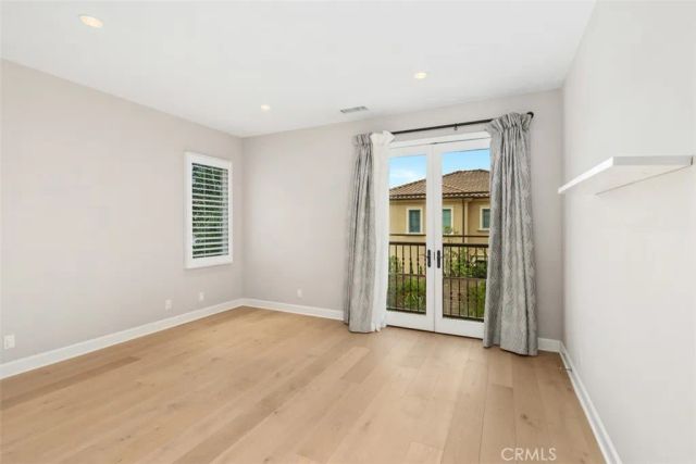 70 Thoroughbred, Irvine, CA 92602