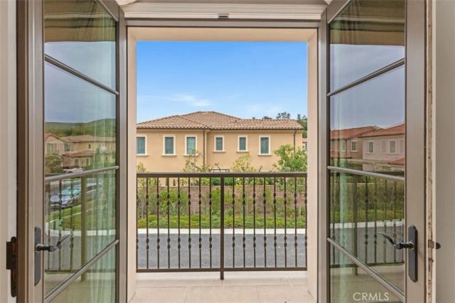70 Thoroughbred, Irvine, CA 92602