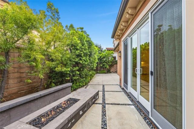 70 Thoroughbred, Irvine, CA 92602