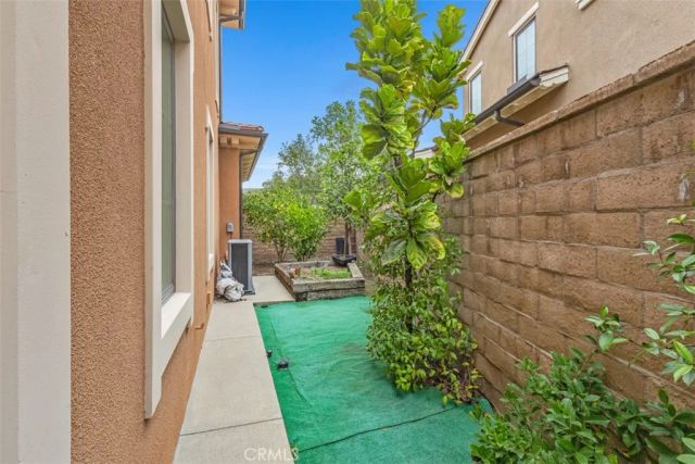 70 Thoroughbred, Irvine, CA 92602