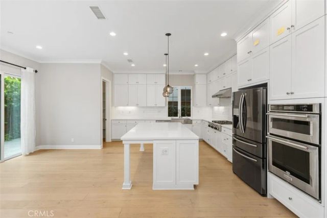 70 Thoroughbred, Irvine, CA 92602