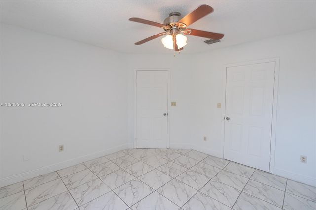 18304 NW 68th Ave L, Hialeah, FL 33015