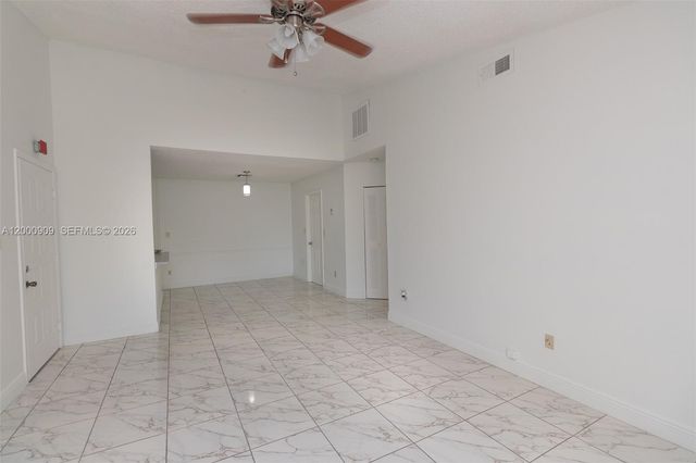 18304 NW 68th Ave L, Hialeah, FL 33015