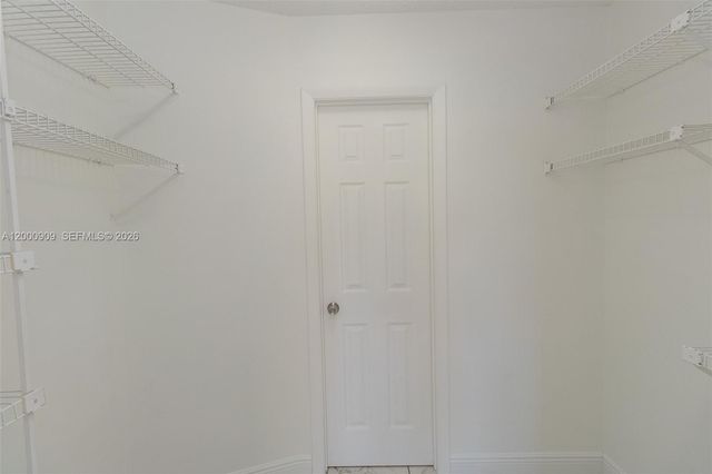 18304 NW 68th Ave L, Hialeah, FL 33015