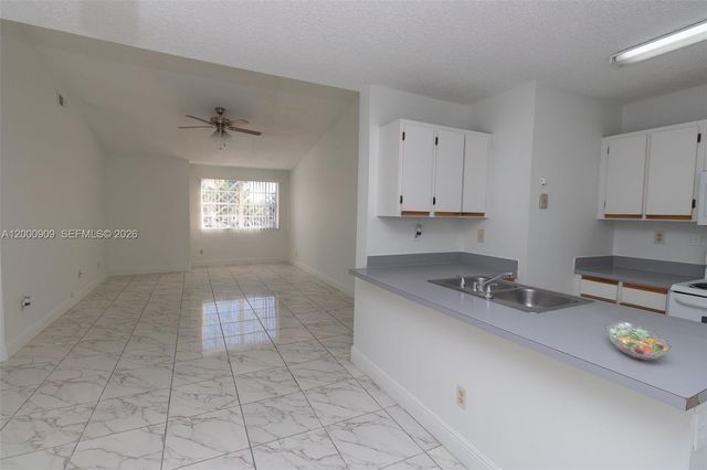 18304 NW 68th Ave L, Hialeah, FL 33015