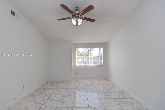 18304 NW 68th Ave L, Hialeah, FL 33015