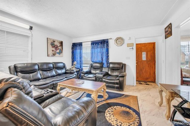 6839 Rosemont Avenue, Detroit, MI 48228