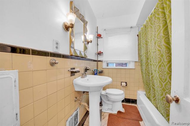 6839 Rosemont Avenue, Detroit, MI 48228