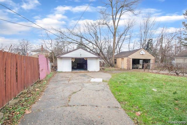 6839 Rosemont Avenue, Detroit, MI 48228