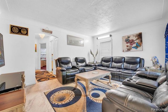 6839 Rosemont Avenue, Detroit, MI 48228