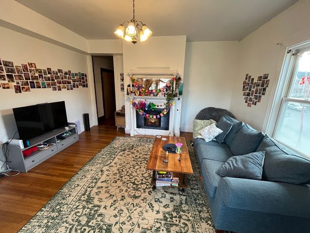 142 Saint Alphonsus 3, Boston, MA 02120