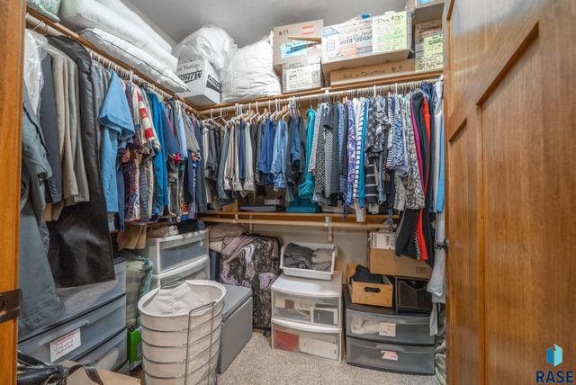 4213 S Orchid Ave Avenue, Sioux Falls, SD 57110