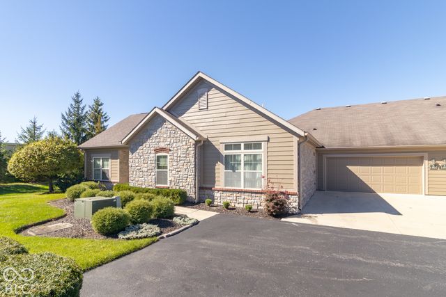 13907 Rue Charlot Lane 27, Mccordsville, IN 46055