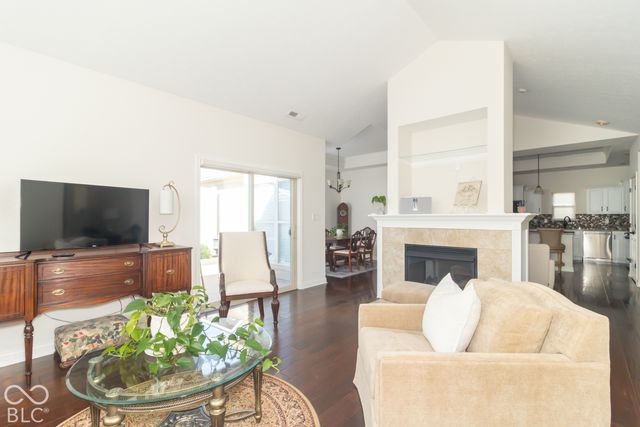 13907 Rue Charlot Lane 27, Mccordsville, IN 46055