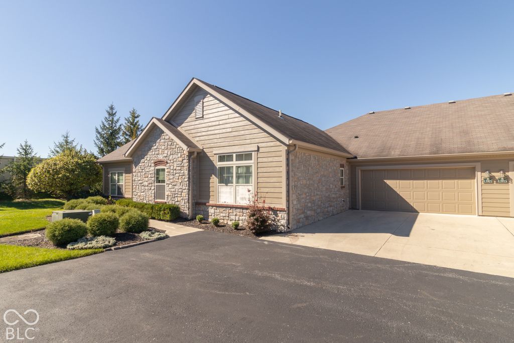 13907 Rue Charlot Lane 27, Mccordsville, IN 46055