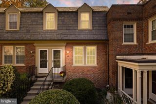 1401 S BARTON ST #231, Arlington, VA 22204