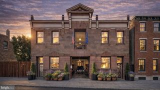 2204 MOUNT VERNON ST, Philadelphia, PA 19130