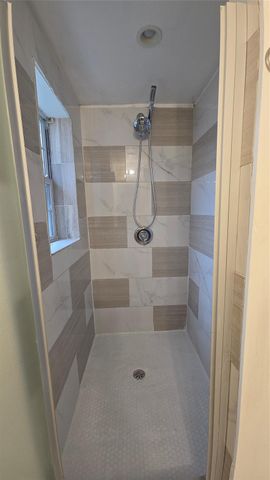 421 Sidney Street 1, Houston, TX 77003