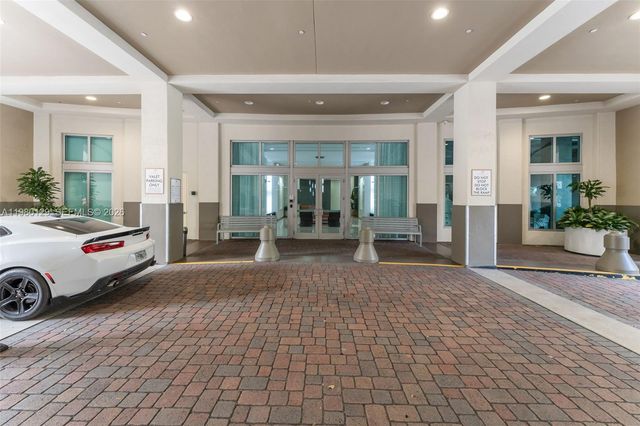 9066 SW 73rd Ct 504, Miami, FL 33156