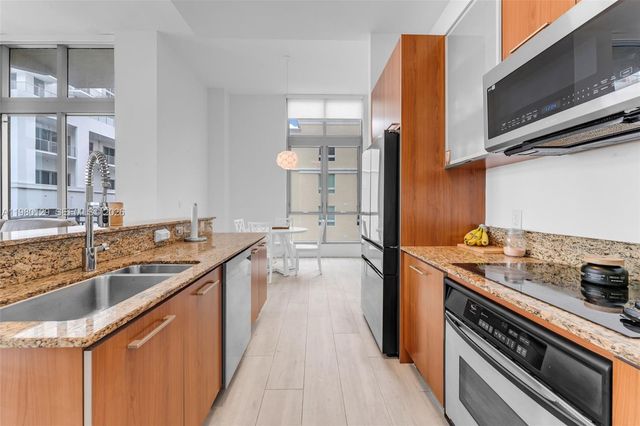 9066 SW 73rd Ct 504, Miami, FL 33156