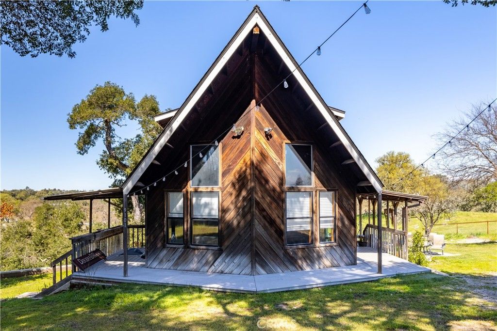 Image 2 of property listing at 9101 La Paz, Atascadero, CA 93422