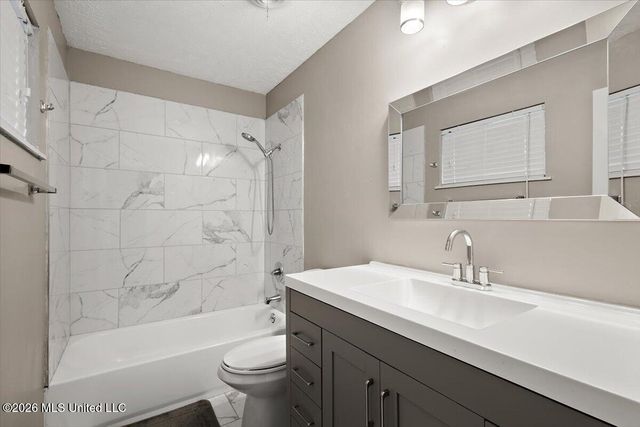 1204 Deerfield Lane, Jackson, MS 39211