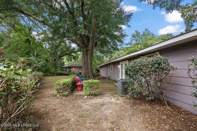 1204 Deerfield Lane, Jackson, MS 39211
