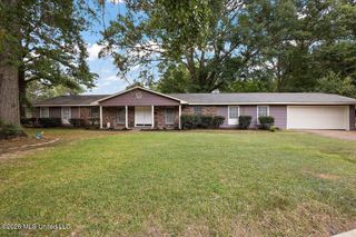 1204 Deerfield Lane, Jackson, MS 39211