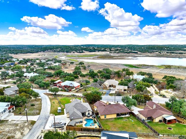 543 Airline, Canyon Lake, TX 78133