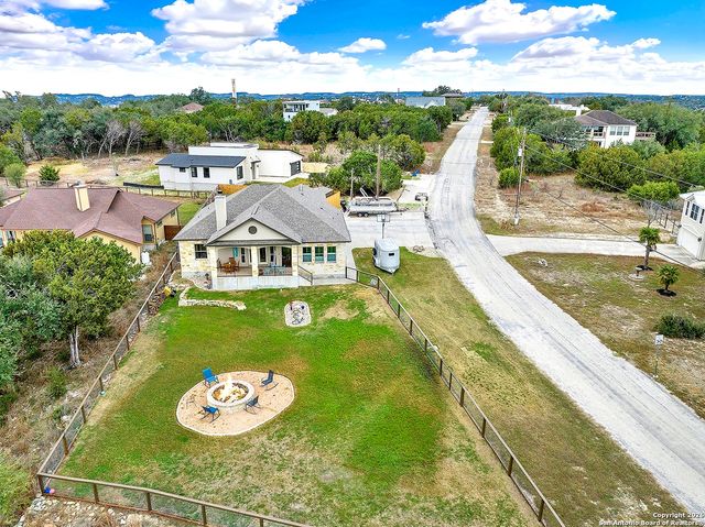 543 Airline, Canyon Lake, TX 78133