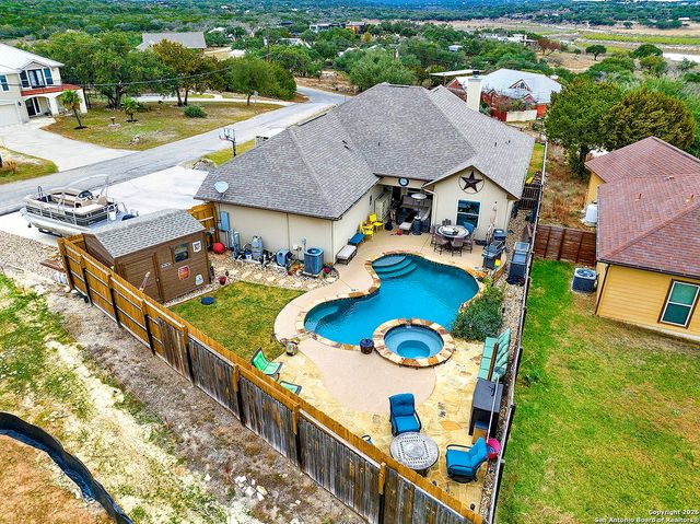 543 Airline, Canyon Lake, TX 78133