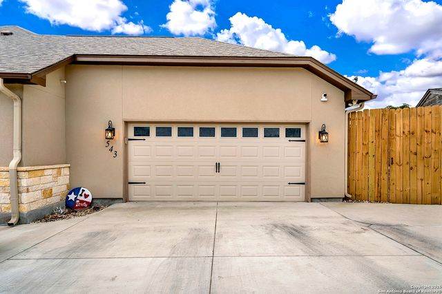 543 Airline, Canyon Lake, TX 78133