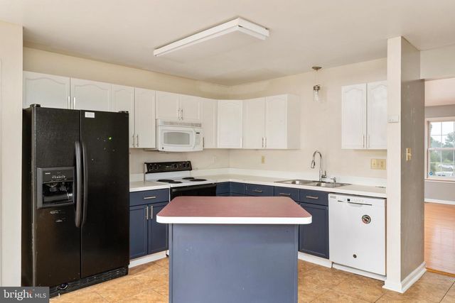 12 QUINCE TREE DR, Martinsburg, WV 25403