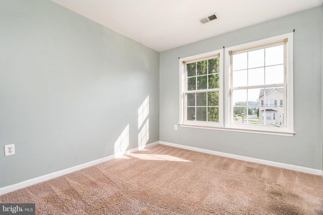 12 QUINCE TREE DR, Martinsburg, WV 25403