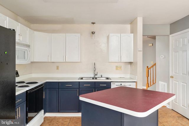 12 QUINCE TREE DR, Martinsburg, WV 25403