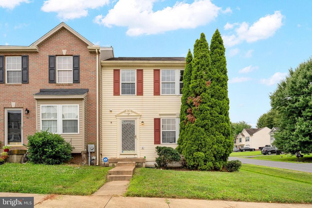 12 QUINCE TREE DR, Martinsburg, WV 25403