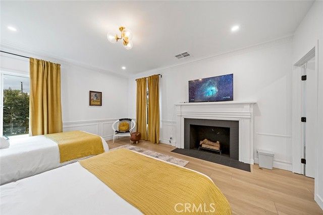 2925 W Oak, Burbank, CA 91505