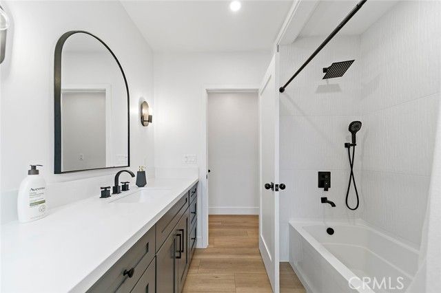 2925 W Oak, Burbank, CA 91505