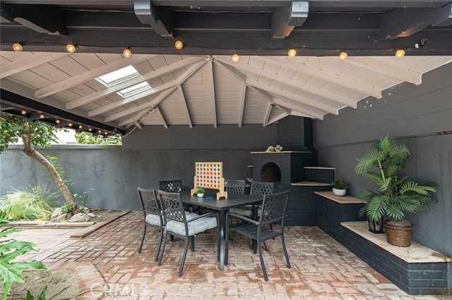 2925 W Oak, Burbank, CA 91505