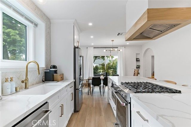 2925 W Oak, Burbank, CA 91505