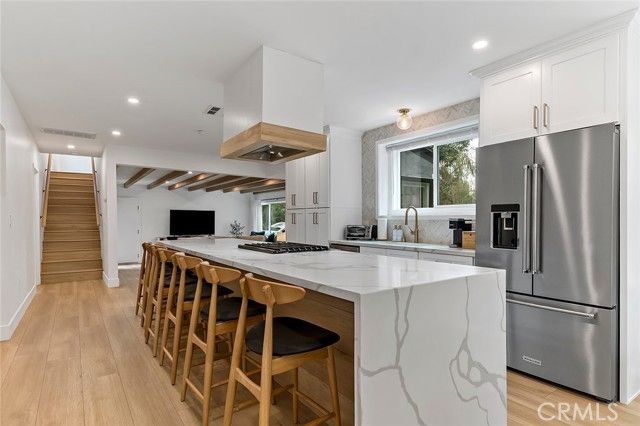 2925 W Oak, Burbank, CA 91505