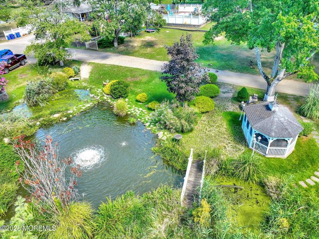 86 Stillwell Road, Holmdel, NJ 07733