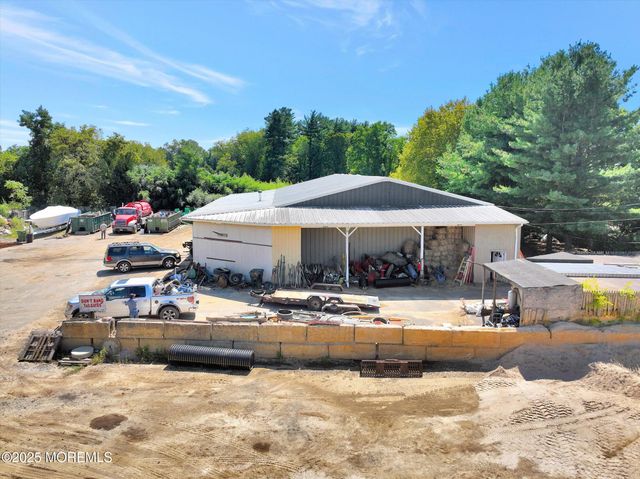 86 Stillwell Road, Holmdel, NJ 07733