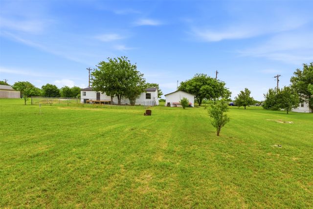 7227 Fm 2622, Ponder, TX 76259