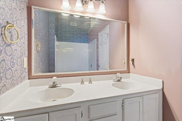 23 Chinaberry Lane, Simpsonville, SC 29680