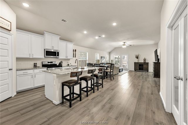 4013 Houberry Loop, College Station, TX 77845