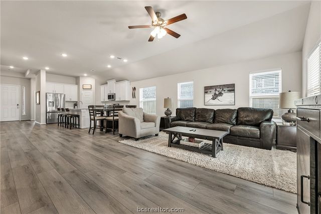 4013 Houberry Loop, College Station, TX 77845