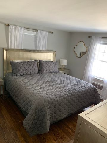 269 North Rd -, Bedford, MA 01730