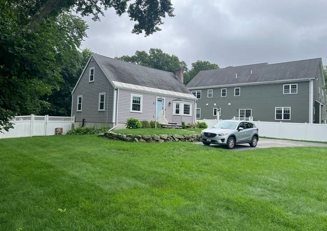 269 North Rd -, Bedford, MA 01730